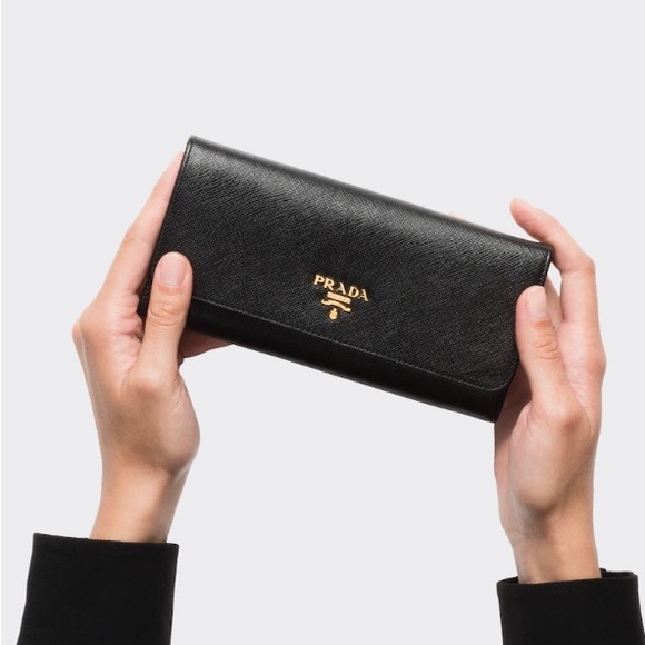 Authentic Prada Large Saffiano Leather Wallet - Picture 2 of 10